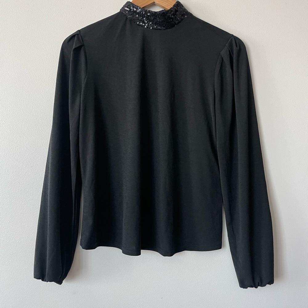 $5 OFF-Blouse with sparkle and sophistication